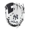 Wilson A200 New York Yankees 10" Tee Ball Glove - Right Hand Throw -Sports - ball games 93e2d2dec5c868e6e2ba52a0d8086aef2ff08494 wta02rb16nyy palm 1